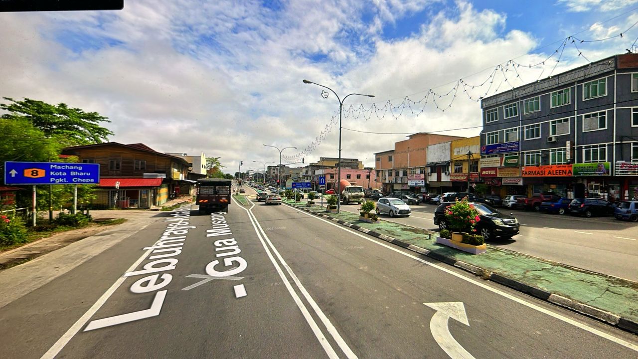 Adjoining 3 storeys shoplot Guchil Kuala Krai SALE - photo 4