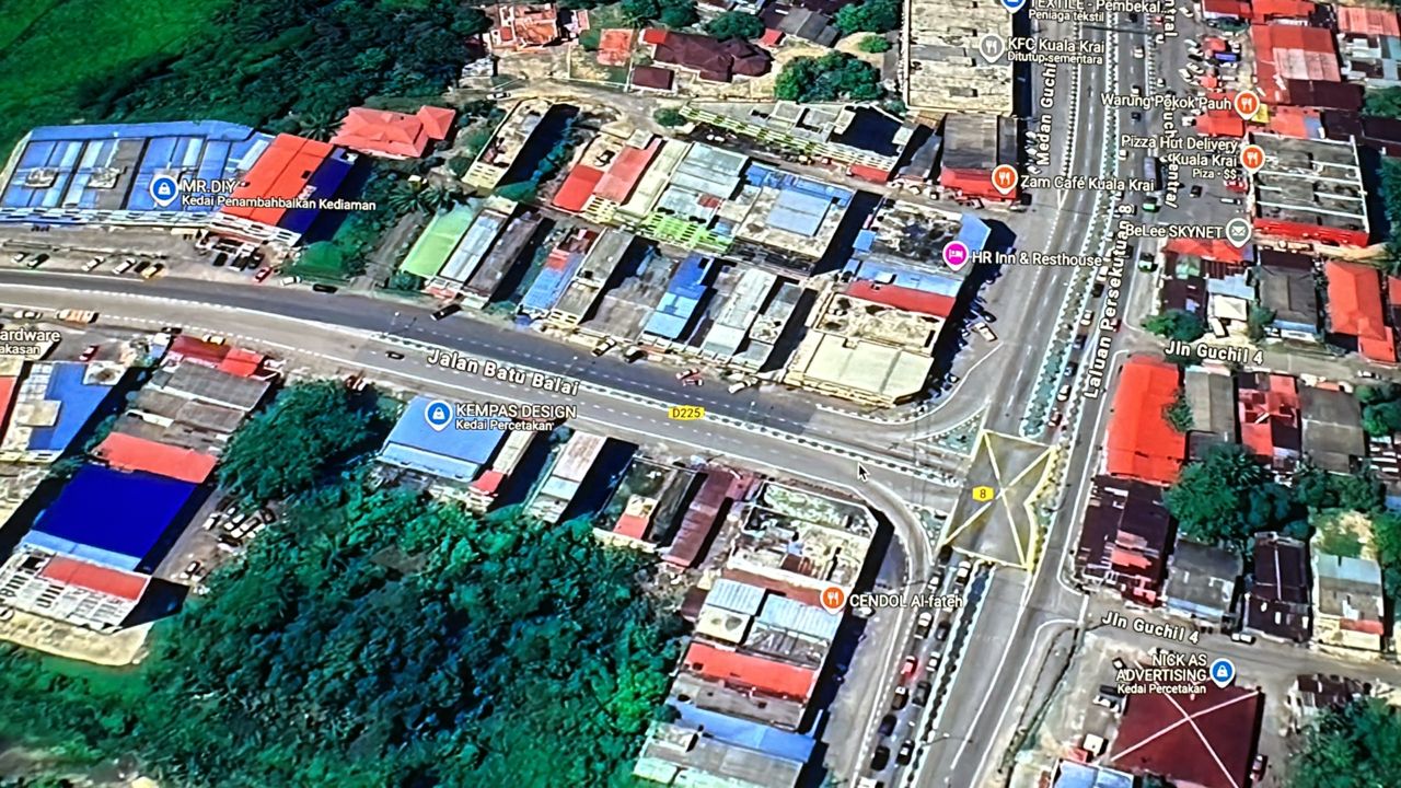 Adjoining 3 storeys shoplot Guchil Kuala Krai SALE - photo 5