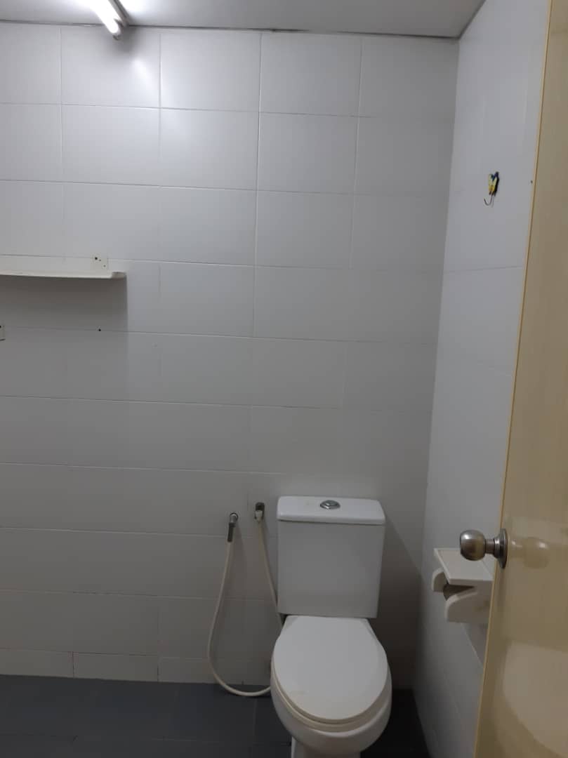 Villa Putra Freehold Condo For Sale near PWTC Mall - photo 9
