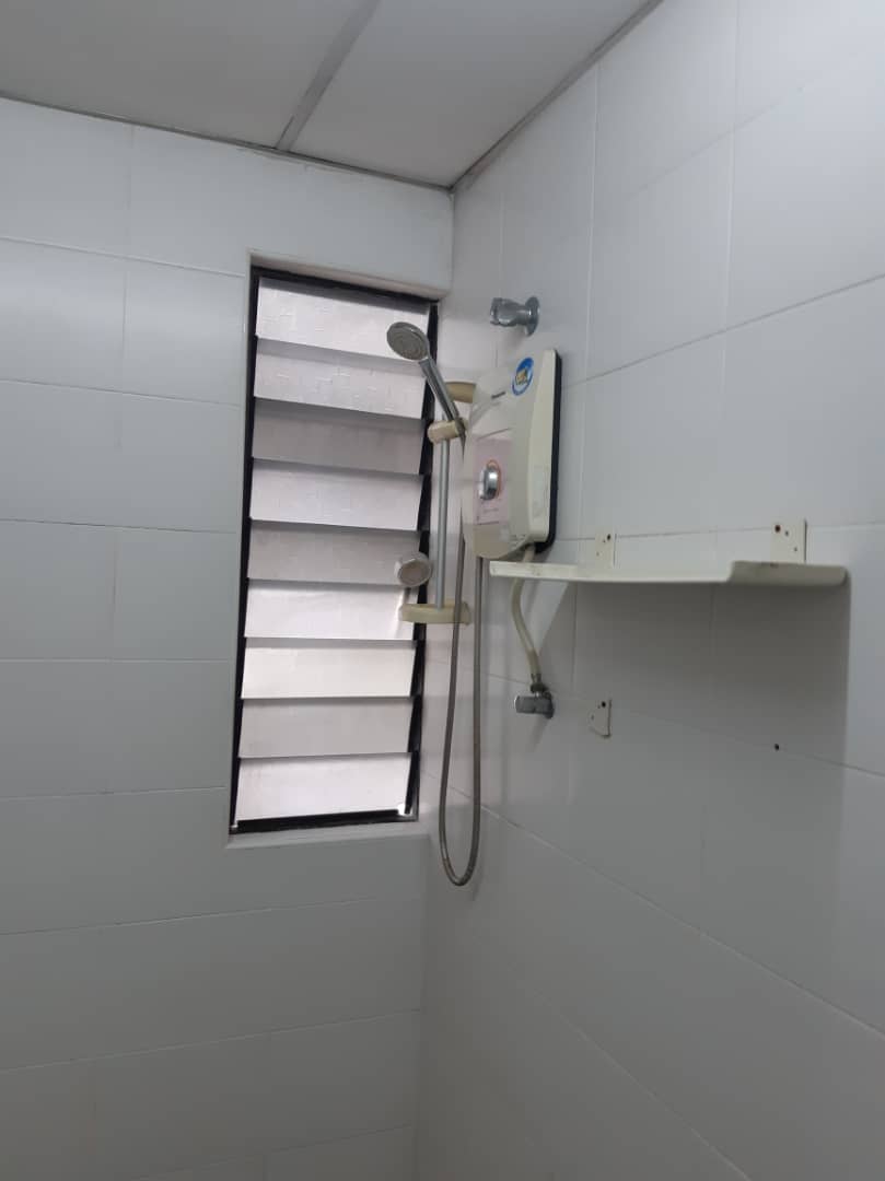 Villa Putra Freehold Condo For Sale near PWTC Mall - photo 10