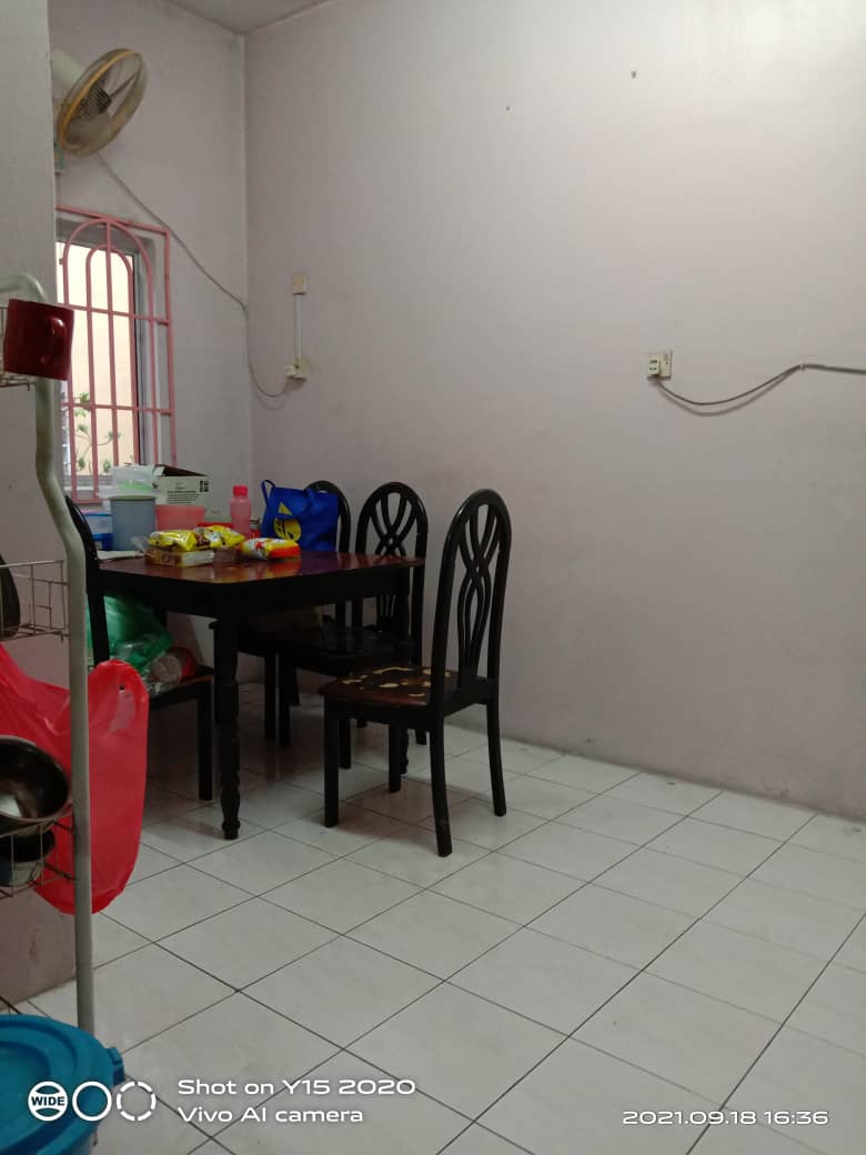 Freehold Partly Furnished Double Storey Klang - photo 4