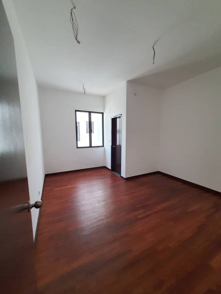 Zeyheri 3 Storey Link House, Setia Utama 2 - photo 5