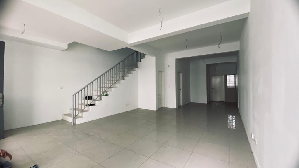 DOUBLE STOREY SERINTIN TAMAN SURIAN MANTIN BALCONY - photo 6