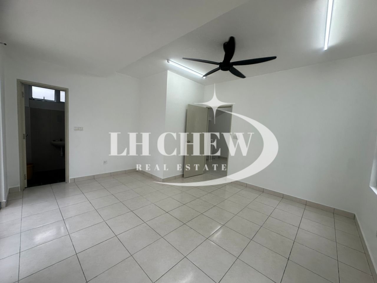 3 Storey Terrace Sungai Ara Bougainvilea Indah - photo 9