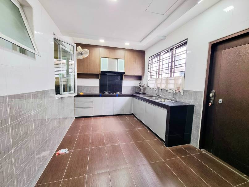 Renovated 2 Story Taman Putra Prima by Allen - photo 4