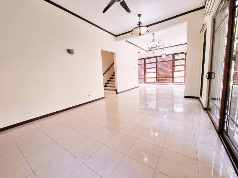 Corner 2 Story Bukit Jelutong by Allen - photo 2