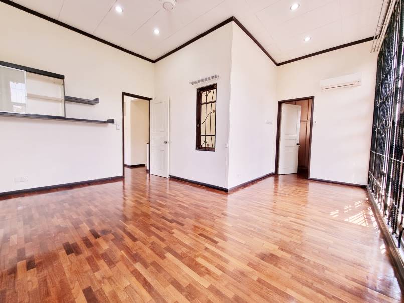 Corner 2 Story Bukit Jelutong by Allen - photo 4