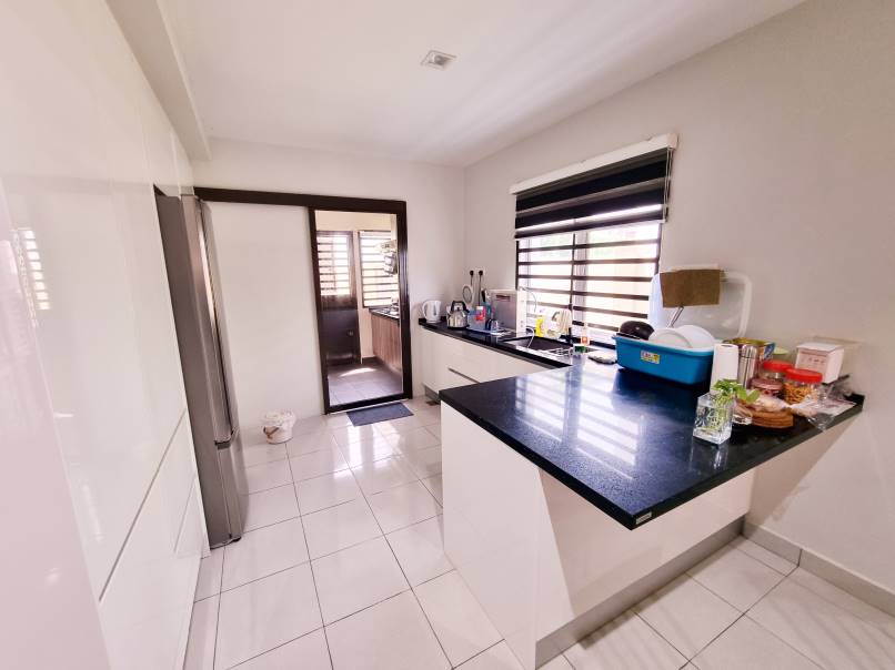 End Lot Aman Putri 2A Sungai Buloh - photo 3