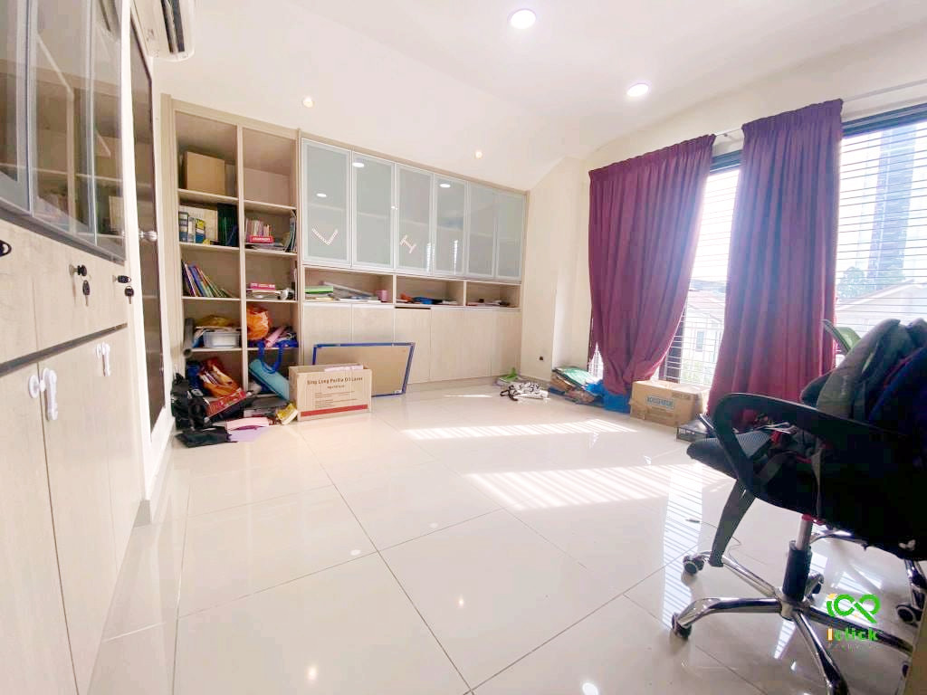 SA2207 0975 Corner Ken Rimba Jimbaran by Emily - photo 5