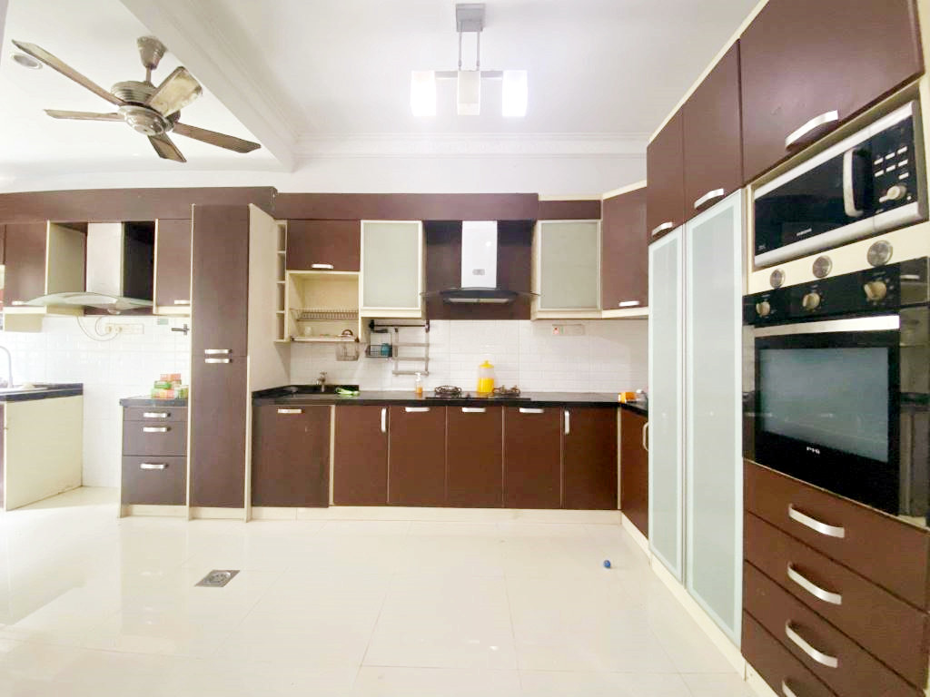 SA2303 1853 Sek 7 Jln Kristal House by Emily - photo 2