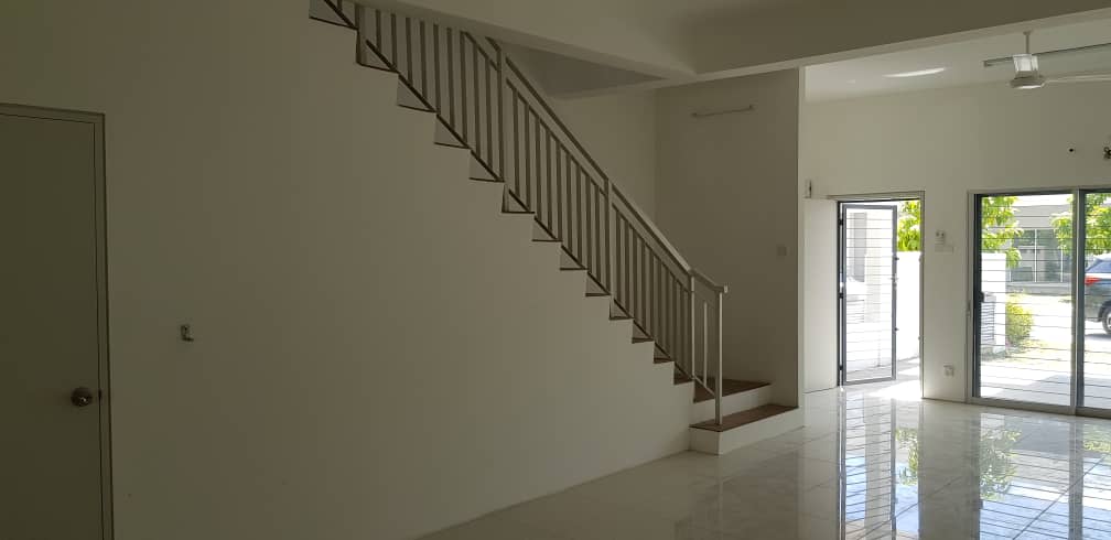 2 Story Casa Green Cybersouth Cyberjaya - photo 3