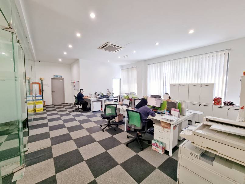 Semi D Factory Klang Air Hitam Bdr Parkland - photo 9