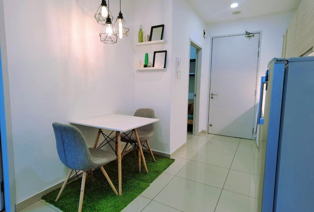 iSuite 2 Bedrooms Full Furnished by Emily - photo 4