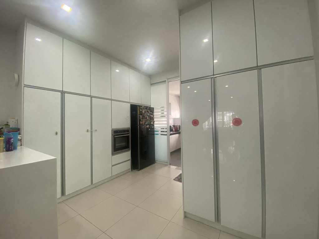 2 n Half Sty House Frangipani Cahaya Alam by Emily - photo 4
