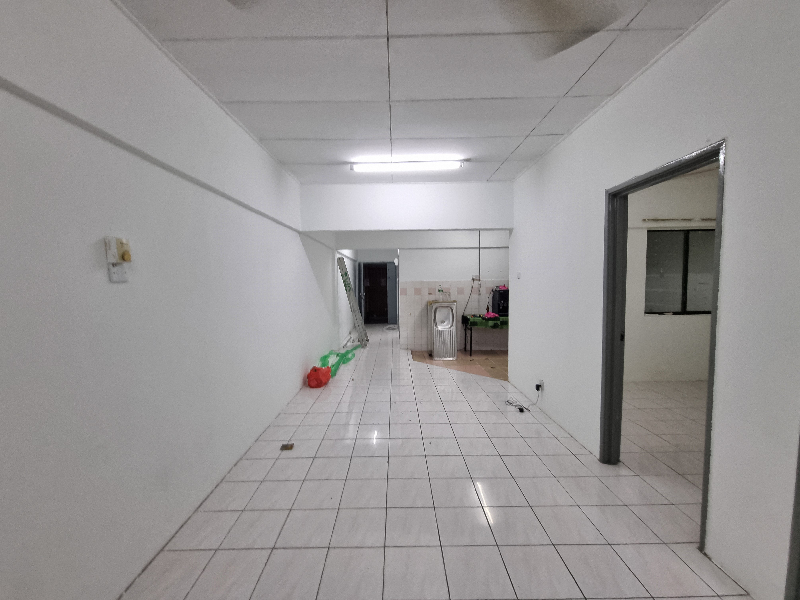 Pangsapuri Perdana Seksyen 13 Shah Alam by Allen - photo 2