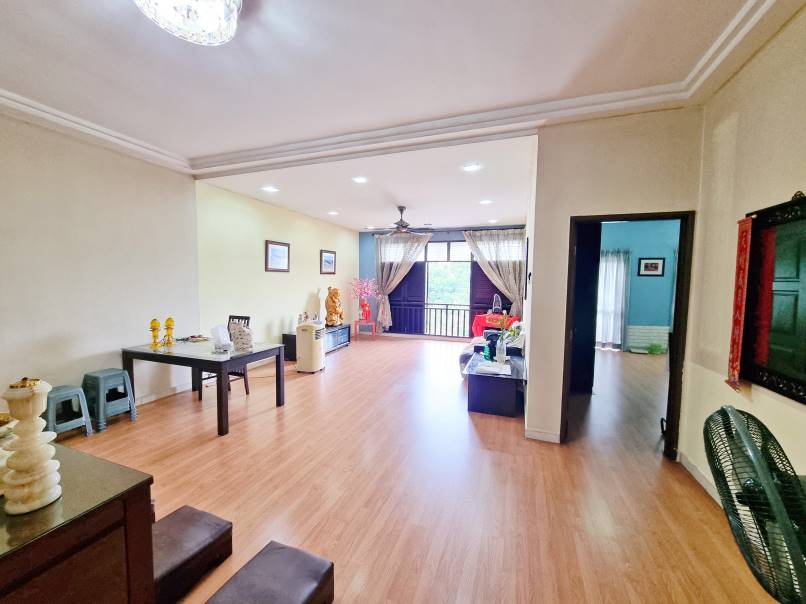 1460sf - Lakes Condo Kota Kemuning  by Allen - photo 2