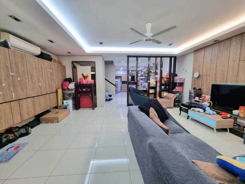 Gated Guarded 2 Sty Puchong Utama 3 by Allen - photo 2
