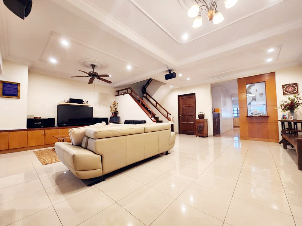 Renovated 2 sty Jalan PJS 9 Bandar Sunway - photo 2