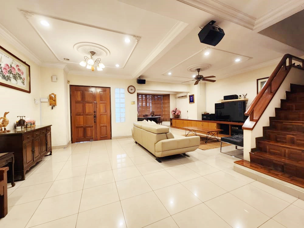 Renovated 2 sty Jalan PJS 9 Bandar Sunway - photo 3