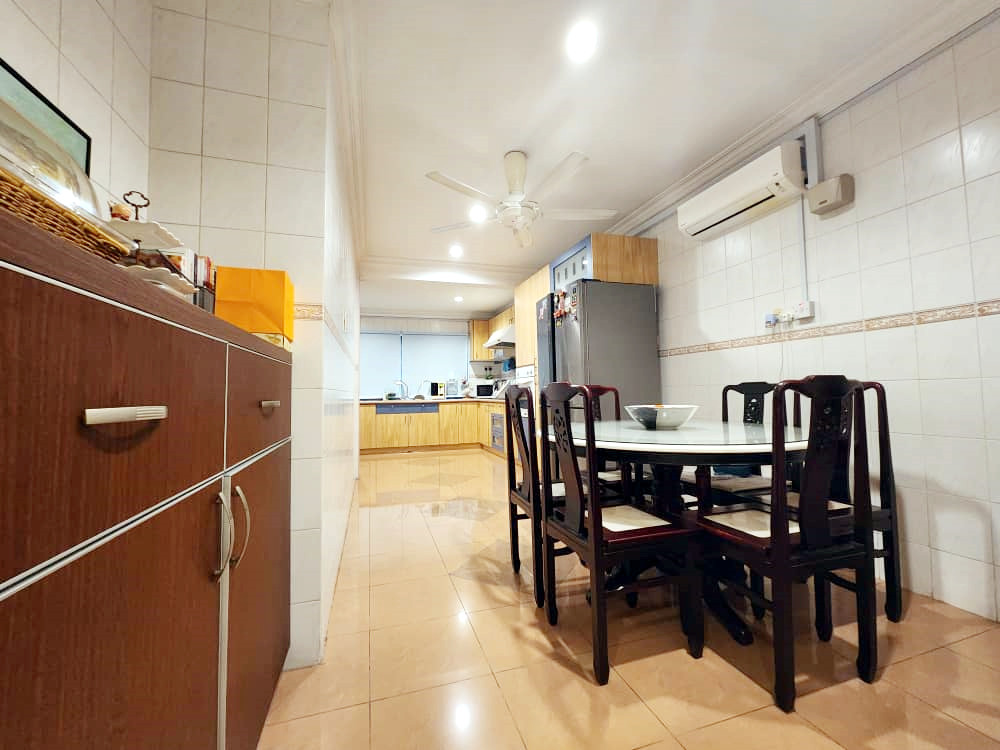 Renovated 2 sty Jalan PJS 9 Bandar Sunway - photo 6