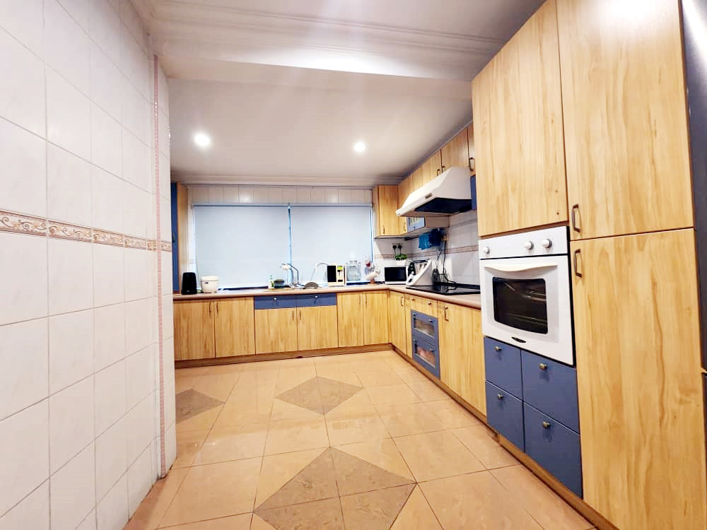 Renovated 2 sty Jalan PJS 9 Bandar Sunway - photo 8