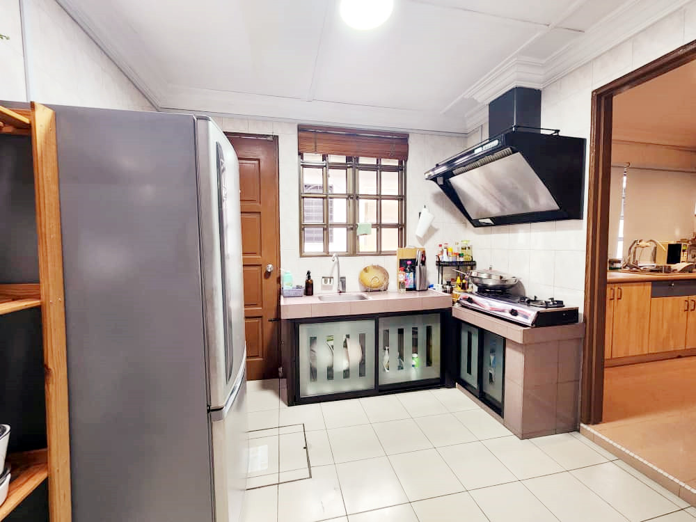 Renovated 2 sty Jalan PJS 9 Bandar Sunway - photo 10
