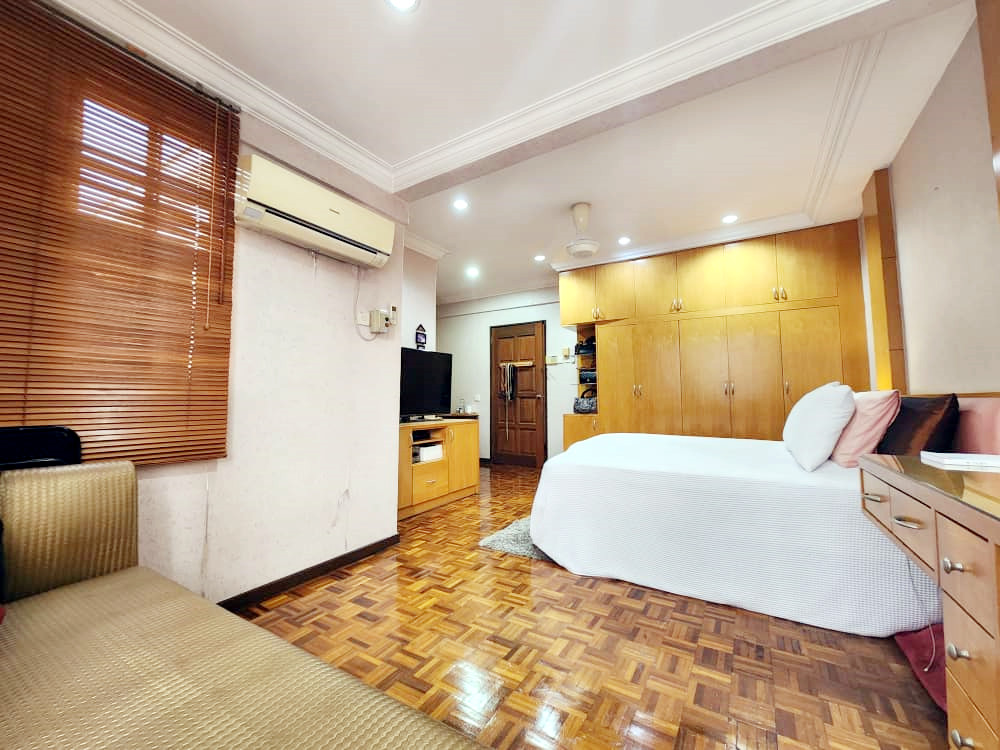 Renovated 2 sty Jalan PJS 9 Bandar Sunway - photo 13