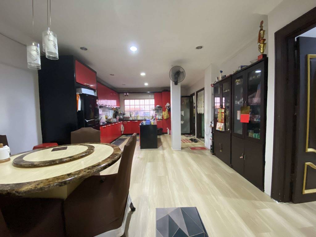 Non Bumi 2 Sty House Sek 7 Shah Alam by Emily - photo 2
