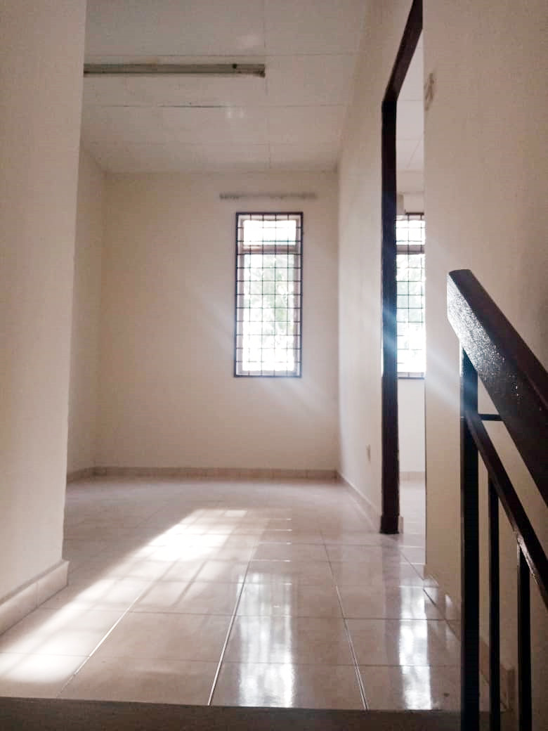 Corner 2sty Bandar Saujana Putra by Zu En - photo 7