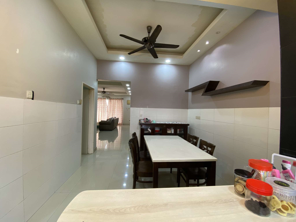 Indah Elite Kemuning Utama House by Emily - photo 4