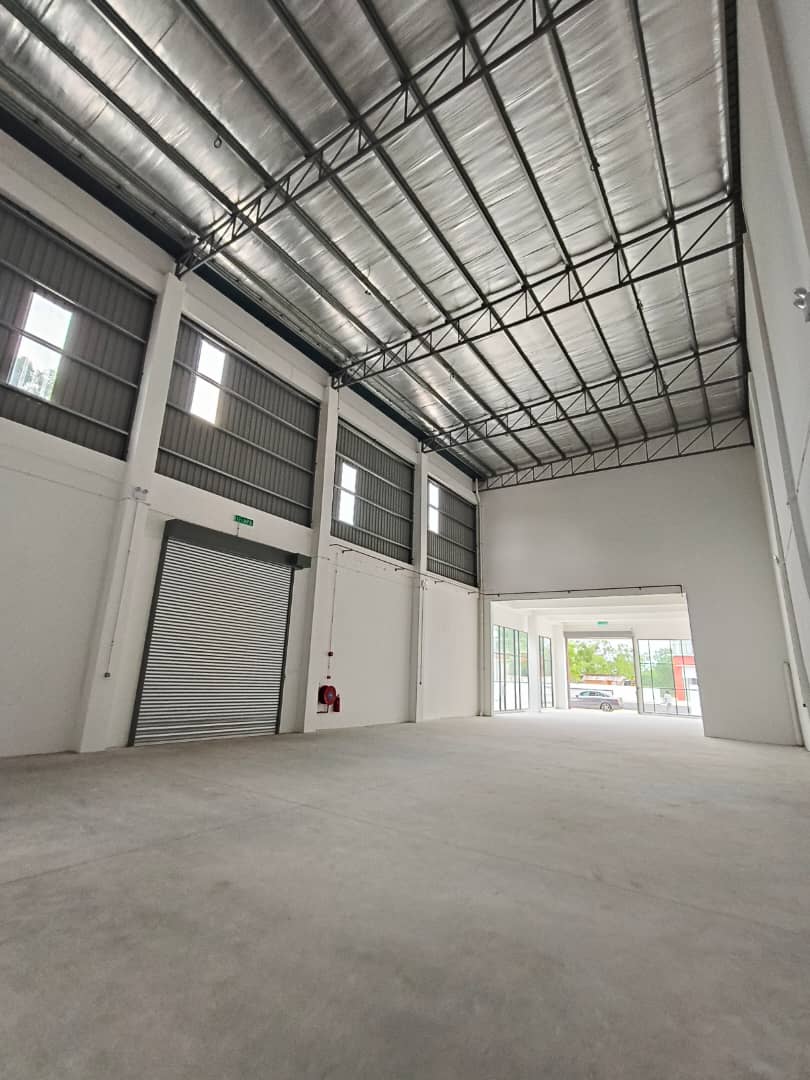 Omni 2 Brand New 3 Sty Semi D Factory by Benson - photo 6