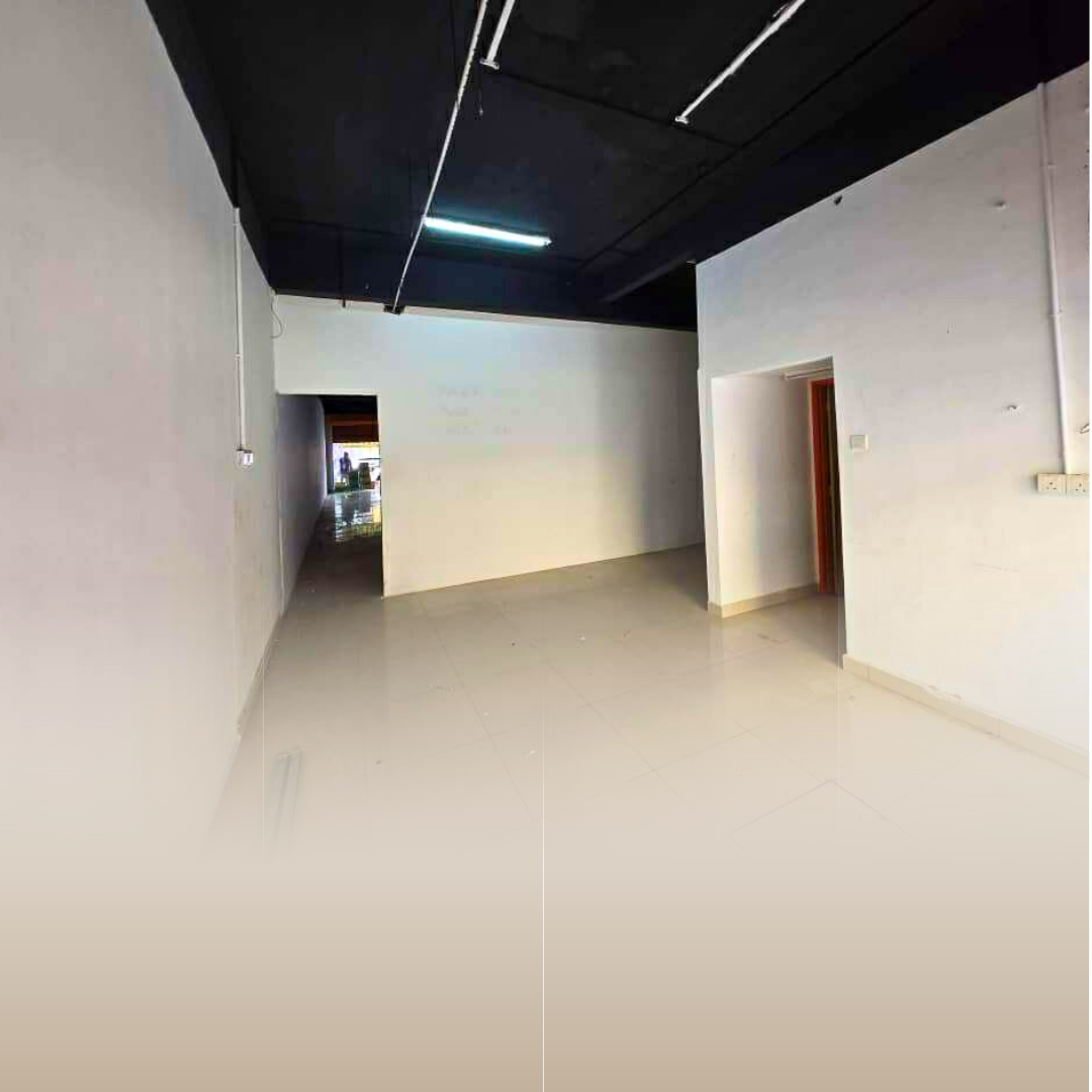 Ground Floor Shop Seksyen 13 by Emily - photo 6