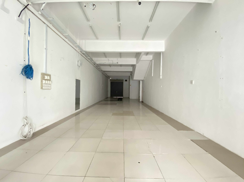 6P2508 3886 Ground Flr Shop Sek 7 by Emily - photo 7