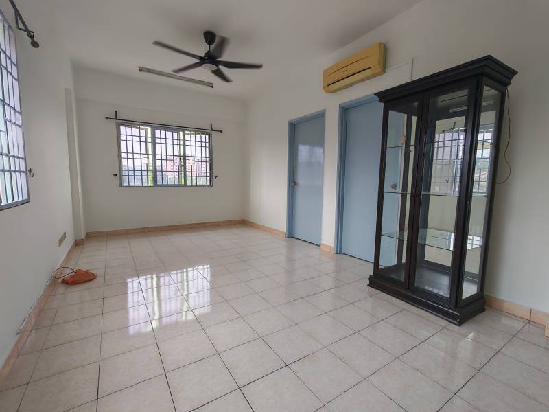 Kantan Court Bukit Serdang Seri Kembangan by Allen - photo 3