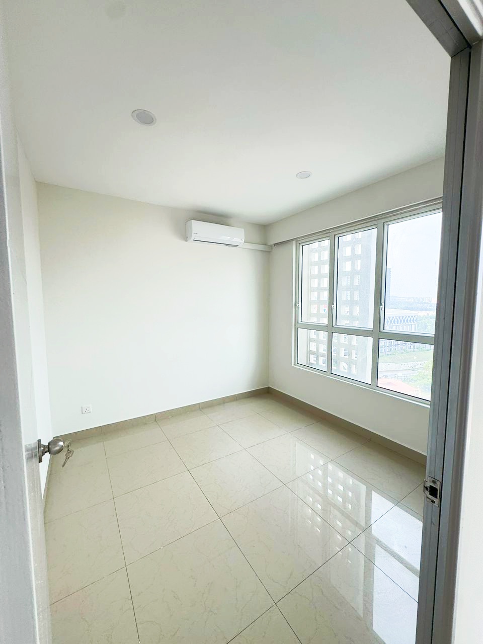Fully Furnished Menara U2 Seksyen 13 Shah Alam - photo 3