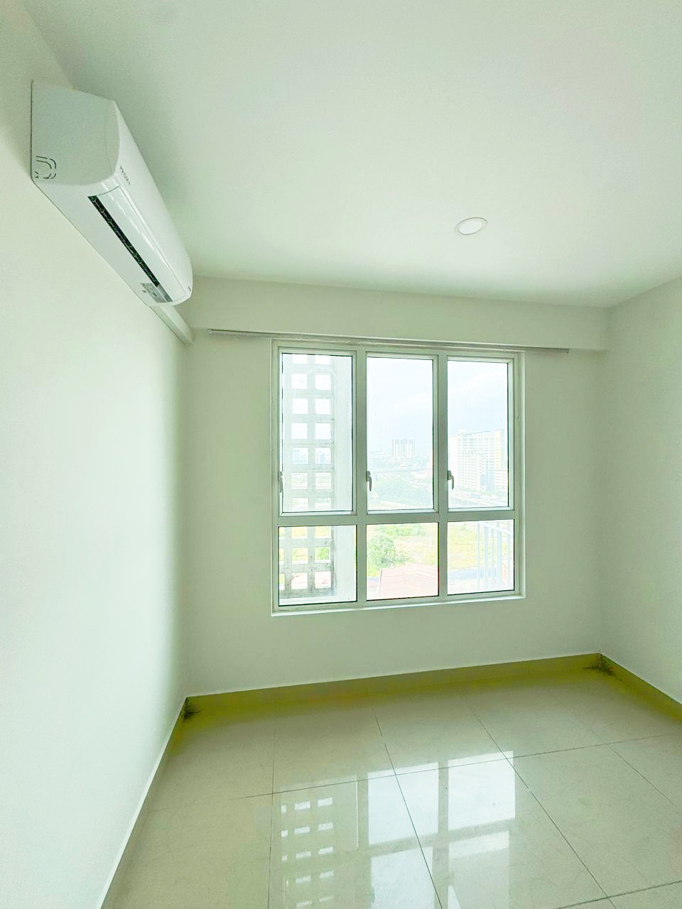Fully Furnished Menara U2 Seksyen 13 Shah Alam - photo 4