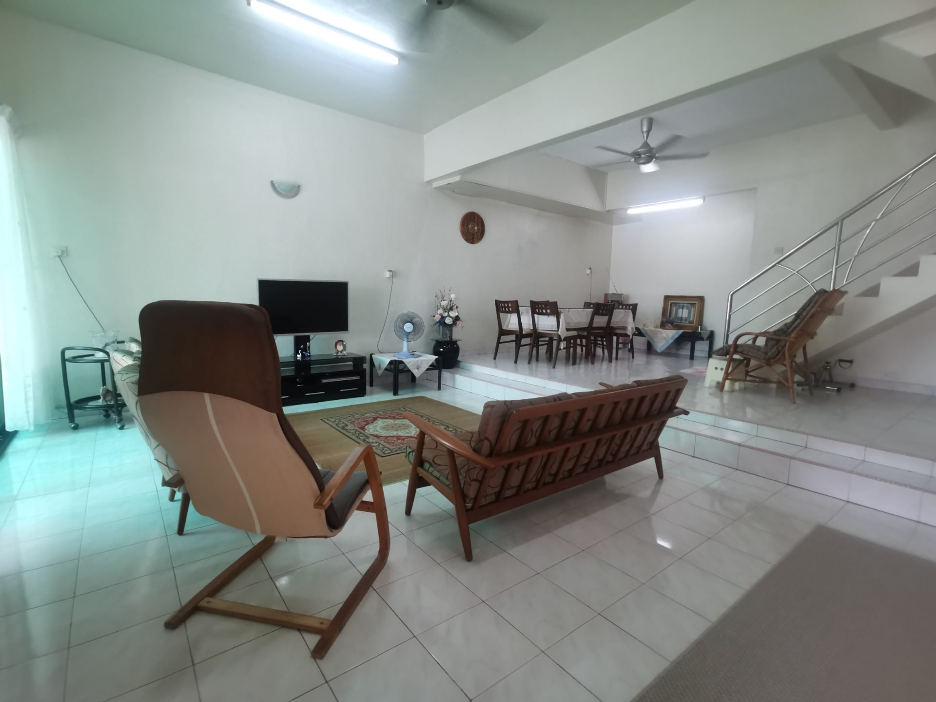 Island Glades Greenlane Double Storey Terrace House For Sale - photo 2