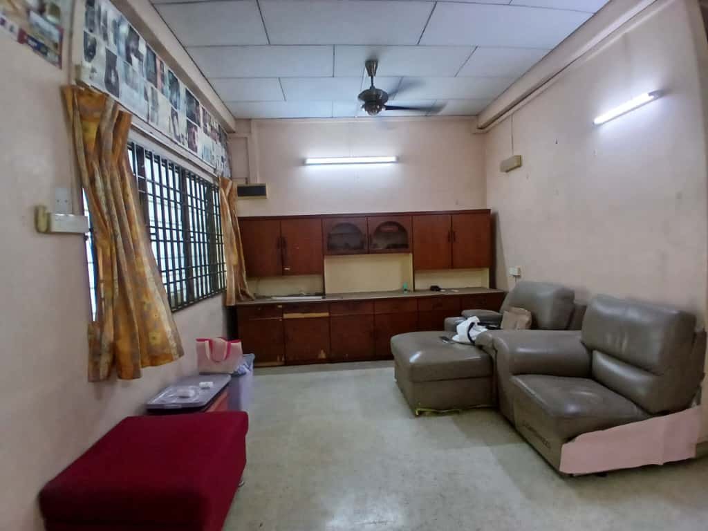 Island Glades, Greenlane For Sale | Double Storey Terrace House | 2,340 Sq Ft Land