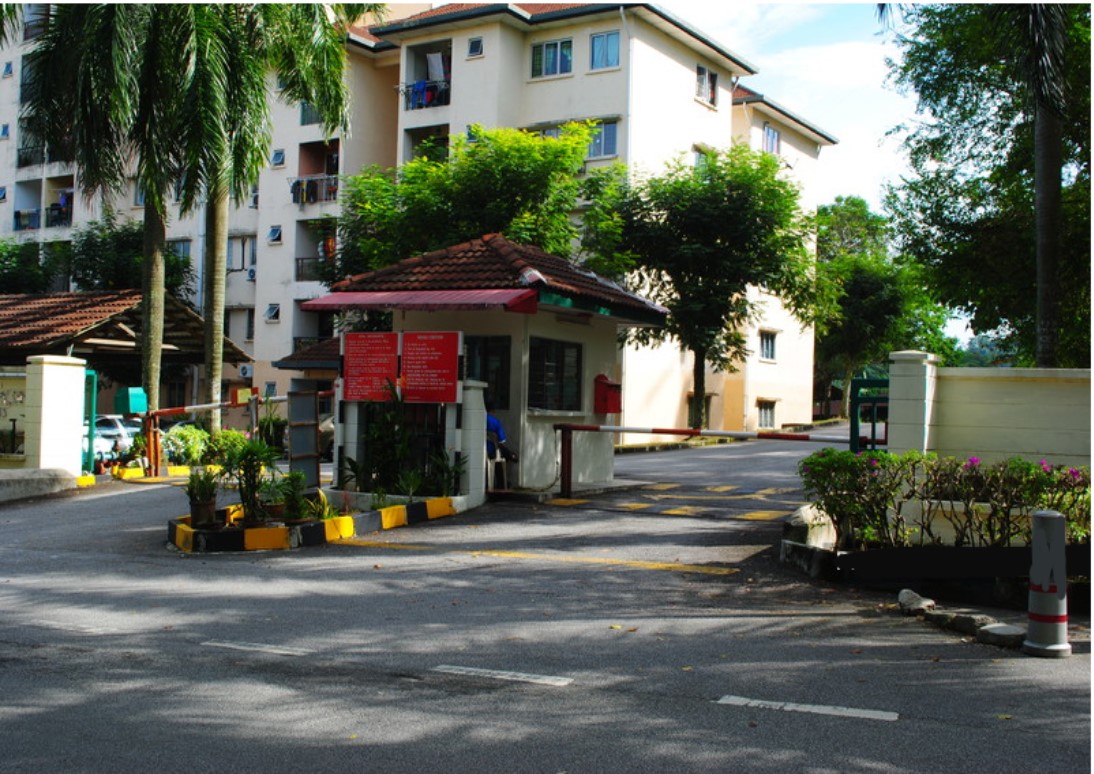 Sri damansara court apartment PJ below market sale - photo 2