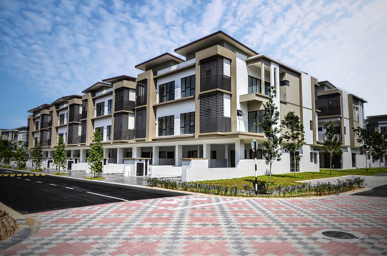 NDira 16 Sierra Puchong town house for rent