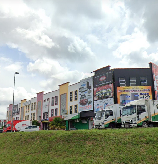 3 sty shop lot corner at Mentakab Pahang for sale - photo 1