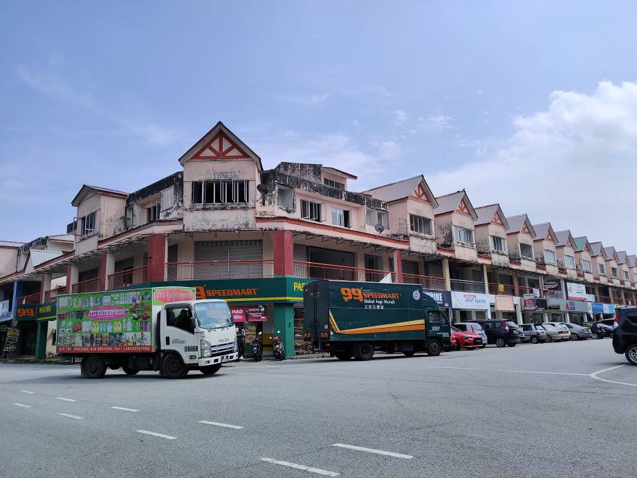 Ground floor corner shop for sale in sepang - photo 2