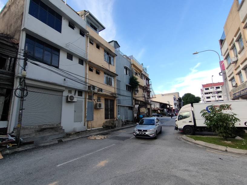 3sty shop lot jalan kepong besar freehold next to - photo 6