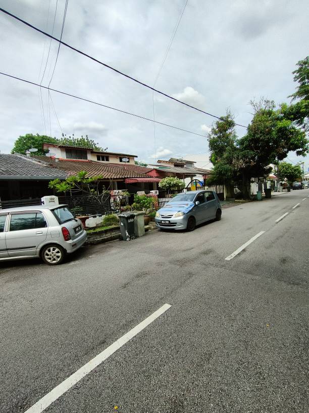 Taman Bukit Maluri kepong 1 n half sty house - photo 4