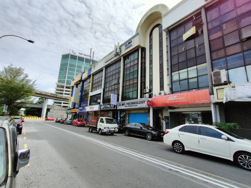 Ground floor shop for rent at seri kembangan - photo 3