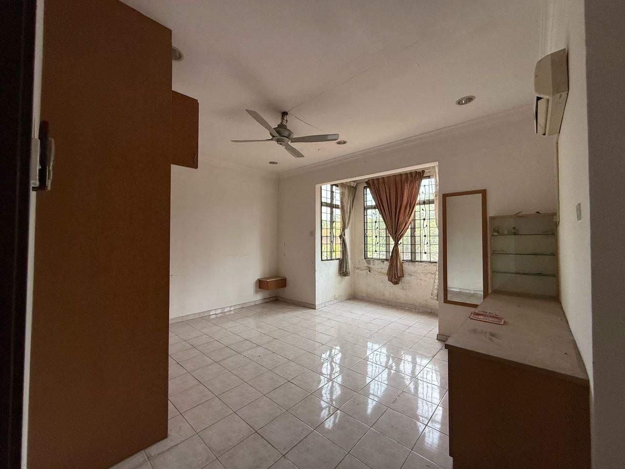 URGENT SALE Double Storey Taman Desa Indah Nilai - photo 7