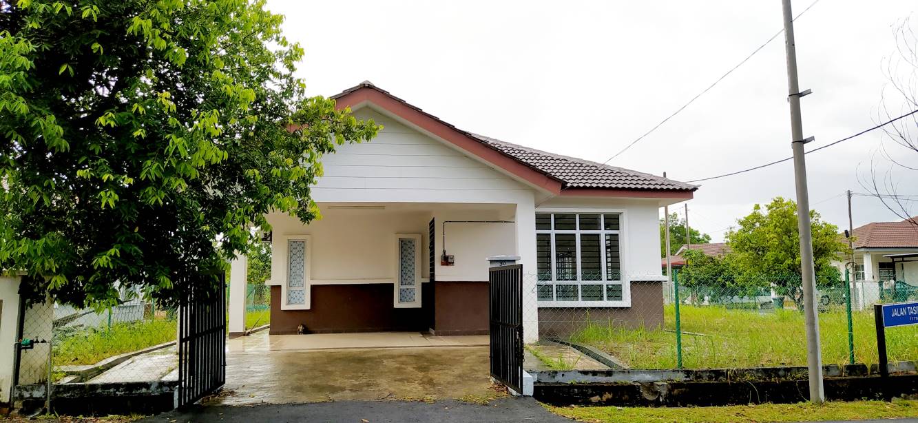 Corner Lot Single Storey Bungalow Mahkota Hills - photo 2