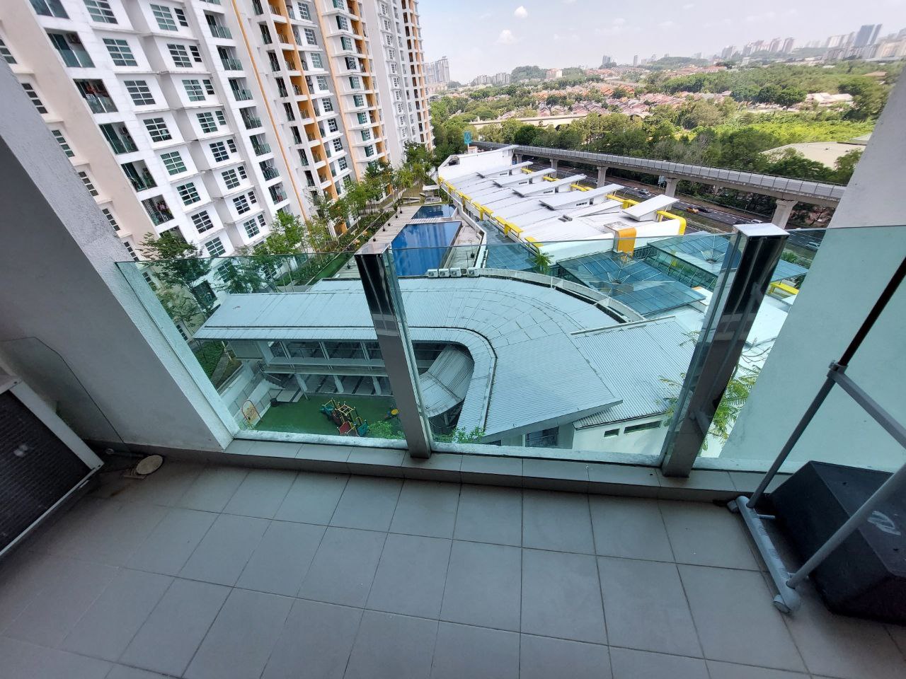 The Zest Serviced Apartment,Bandar Kinrara 9 - photo 2