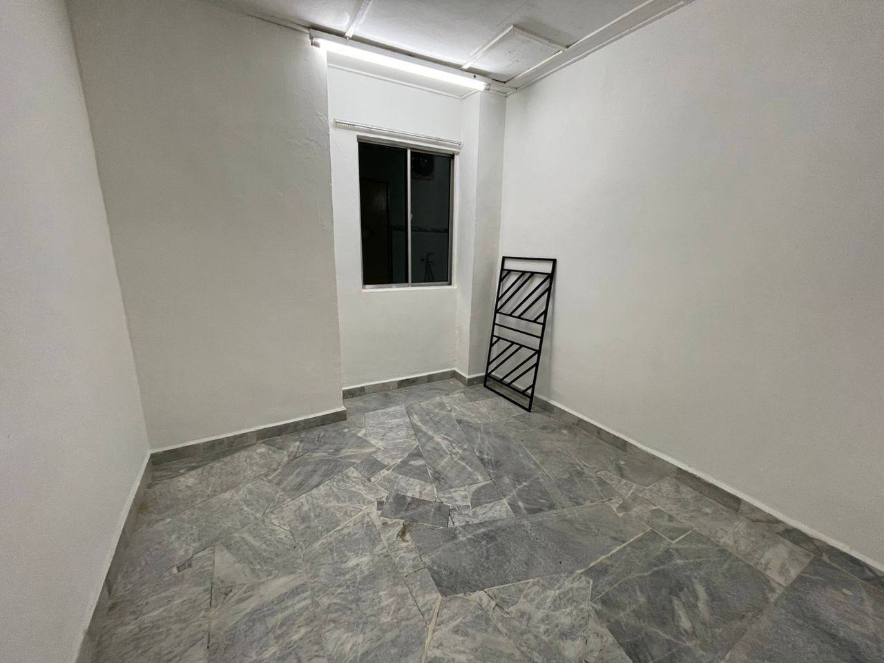 Double Storey Terrace House Taman Kinrara, Puchong - photo 7