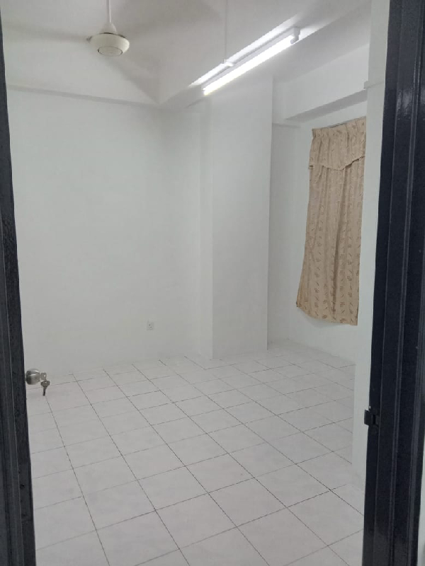 FULLY FURNISHED BLOCK D DESA PALMA  APARTMENT, BANDAR BARU NILAI - photo 4